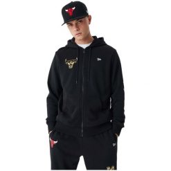 Bluza męska New Era Team Script FZ Hoody Chicago Bulls. Czarne bluzy nierozpinane męskie New Era, l, bez wzorów, casualowe, bez ramiączek, bez kaptura. W wyprzedaży za 267.00 zł.