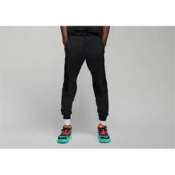 Spodnie sportowe męskie Nike Air Jordan Zion. Czarne szorty sportowe męskie Nike, bez wzorów, z bawełny, sportowe. Za 643.00 zł.