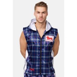 Kurtka Lonsdale Clutton. Czerwone kurtki męskie Lonsdale, bez wzorów, z satyny, sportowe, bez ramiączek, z kapturem. Za 349.00 zł.