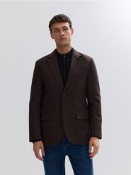 Marynarka slim fit z wełną - ciemnobrązowy. Brązowe marynarki męskie Reserved, bez wzorów, z tkaniny. Za 459.99 zł.