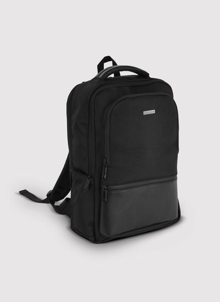 PAKO LORENTE - Czarny plecak męski na laptopa. Czarne plecaki męskie Pako Lorente, bez wzorów, z materiału. Za 199.99 zł.