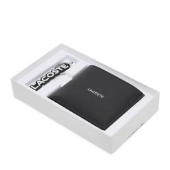 Portfel Lacoste. Czarne portfele męskie Lacoste, bez wzorów. Za 449.99 zł.
