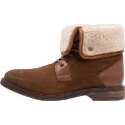 Steve Madden TURNTUP Botki sznurowane tan. Brązowe buty zimowe męskie Steve Madden, z materiału. W wyprzedaży za 408.85 zł.