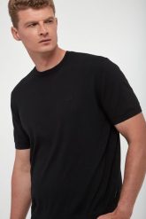 T-shirt męski dzianinowy ARMANI EXCHANGE. T-shirty męskie Armani Exchange, m, bez wzorów, z dzianiny, bez kołnierzyka, bez ramiączek. Za 399.00 zł.