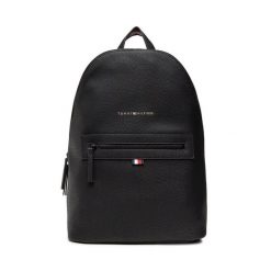 Plecak Tommy Hilfiger. Czarne plecaki męskie Tommy Hilfiger, bez wzorów. Za 399.99 zł.
