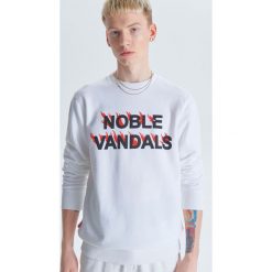 Bluza z kolekcji Noble Vandals - Biały. Bluzy nierozpinane męskie marki Cropp. Za 99.99 zł.