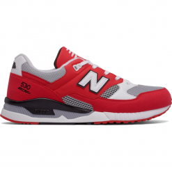 New Balance M530CVA. Czerwone buty do biegania męskie marki New Balance, bez wzorów, ze skóry. W wyprzedaży za 179.99 zł.