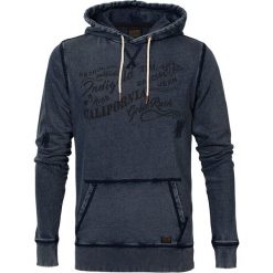 Bluza w kolorze granatowym. Bluzy z kapturem męskie marki Petrol Industries. W wyprzedaży za 127.95 zł.