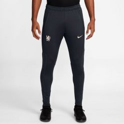 Spodnie Nike Chelsea FC Strike Pant FN4131-426. Długie spodnie sportowe męskie Nike, bez wzorów. Za 259.07 zł.