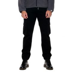 Spodnie dresowe na co dzień na siłownię. Czarne spodnie na co dzień męskie LEONE 1947 APPAREL, bez wzorów, z bawełny, sportowe. W wyprzedaży za 134.57 zł.