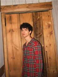 Dwuczęściowa piżama w świąteczną kratę - czerwony. Czerwone piżamy męskie Reserved, l, bez wzorów, z bawełny, bez kołnierzyka, bez ramiączek. W wyprzedaży za 45.99 zł.