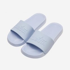 Błękitne klapki Kubota Basic Plain. Niebieskie klapki i japonki męskie Kubota, bez wzorów, z materiału. W wyprzedaży za 49.99 zł.