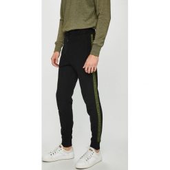 Scotch & Soda - Spodnie. Spodnie na co dzień męskie marki Scotch & Soda. W wyprzedaży za 269.90 zł.