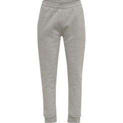 Spodnie dresowe Hummel Red Basic. Szare spodnie dresowe męskie HUMMEL, bez wzorów, z dresówki. Za 177.50 zł.