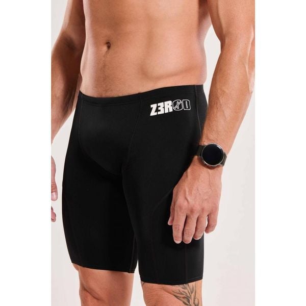 Spodenki treningowe do kolan Zerod Anthracite. Czarne szorty sportowe męskie ZEROD, bez wzorów, sportowe. Za 215.00 zł.