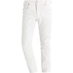 GStar Jeansy Slim Fit inza white stretch denim. Jeansy męskie marki G-Star. W wyprzedaży za 447.20 zł.