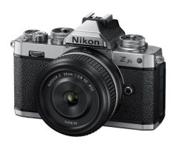 Nikon Z fc + NIKKOR Z 28mm f/2.8 SE. Bezlusterkowce NIKON. Za 4,159.00 zł.