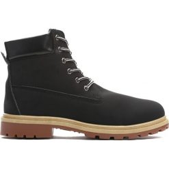 Czarne Traperki Touring. Czarne buty zimowe męskie marki Born2be. Za 84.99 zł.