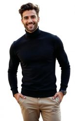 Czarny golf męski Modini SW71. Czarne swetry męskie Modini Moda Męska, bez wzorów, z materiału, casualowe, bez kołnierzyka, bez ramiączek. W wyprzedaży za 157.50 zł.