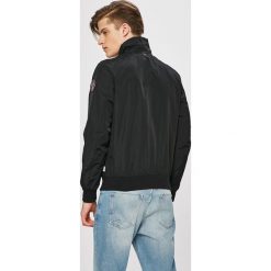 Napapijri - Kurtka. Czarne kurtki męskie Napapijri, m, bez wzorów, z bawełny, bez ramiączek, bez kaptura. W wyprzedaży za 269.90 zł.