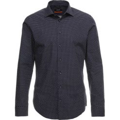 Seidensticker SLIM NEW KENT Koszula dark blue. Niebieskie koszule męskie Seidensticker, z bawełny, z klasycznym kołnierzykiem. Za 349.00 zł.