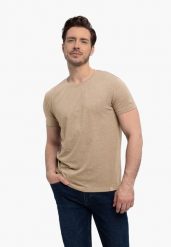 Bawełniana koszulka T-BASIC. Brązowe t-shirty męskie Volcano, l, bez wzorów, z bawełny, bez kołnierzyka, bez ramiączek. Za 54.99 zł.