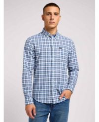 LEE MĘSKA KOSZULA LEE BUTTON DOWN ATLANTIC 112349957 L880015643. Niebieskie koszule męskie Lee, l, bez wzorów, z bawełny, bez kołnierzyka, bez ramiączek. W wyprzedaży za 99.99 zł.
