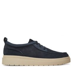 Półbuty Clarks. Niebieskie codzienne półbuty męskie Clarks, bez wzorów, bez obcasa, bez zapięcia. Za 319.99 zł.