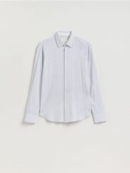 Bawełniana koszula slim fit - biały. Białe koszule męskie Reserved, l, bez wzorów, z bawełny, bez kołnierzyka, bez ramiączek. Za 119.99 zł.