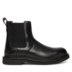 Sztyblety KARL LAGERFELD. Czarne sztyblety męskie KARL LAGERFELD, bez obcasa, bez zapięcia. Za 869.99 zł.