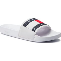 Klapki TOMMY JEANS - Flag Pool Slide EM0EM00284 White 100. Klapki i japonki męskie Tommy Jeans. Za 229.00 zł.