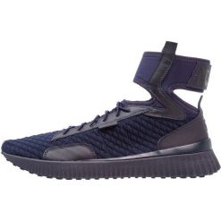 Fenty PUMA by Rihanna TRAINER MID GEO Sneakersy wysokie evening blue/black. Niebieskie trampki męskie marki Fenty PUMA by Rihanna, z materiału. W wyprzedaży za 359.50 zł.