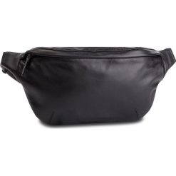 Saszetka nerka VAGABOND - Umea BC05-001-20 Black. Saszetki męskie marki Vagabond. W wyprzedaży za 379.00 zł.