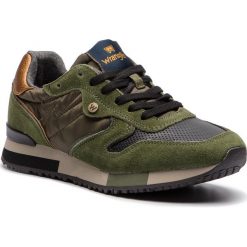 Sneakersy WRANGLER - Forest Suede WM182115 Military 20. Zielone buty sportowe na co dzień męskie Wrangler, z materiału. W wyprzedaży za 259.00 zł.