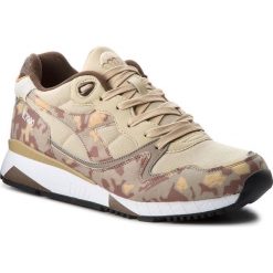 Sneakersy DIADORA - V7000 Camo 501.171822 01 25081 Beige Mojave Desert. Brązowe buty sportowe na co dzień męskie Diadora, z materiału. W wyprzedaży za 249.00 zł.