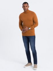 Dzianinowy męski jednokolorowy golf z wiskozą – camel V8 - Rozmiar: XXL. Brązowe swetry męskie Ombre Clothing, z aplikacjami, z dzianiny, casualowe, bez kołnierzyka, bez ramiączek. W wyprzedaży za 79.99 zł.