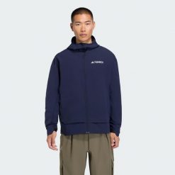 Kurtka Terrex Multi Softshell. Niebieskie kurtki męskie ADIDAS, bez wzorów, z materiału, sportowe, bez ramiączek, bez kaptura. Za 529.00 zł.