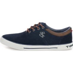 Tom Tailor tenisówki męskie 44 ciemnoniebieskie. Niebieskie trampki męskie Tom Tailor, bez wzorów, ze skóry, bez zapięcia. Za 307.00 zł.