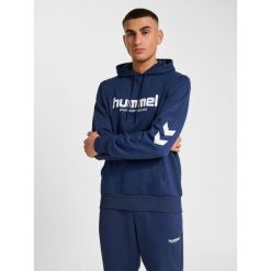 Bluza z kapturem Hummel Legacy 2.0. Niebieskie bluzy z kapturem męskie HUMMEL, bez wzorów, z kapturem. Za 246.00 zł.