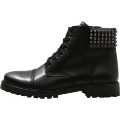 Zadig & Voltaire JOE LOW SPIKE Botki sznurowane noir. Sztyblety męskie marki Zadig & Voltaire. W wyprzedaży za 859.50 zł.