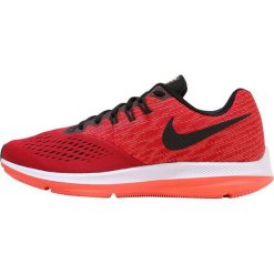 Nike Performance ZOOM WINFLO 4 Obuwie do biegania treningowe gym red/black/total crimson/white. Buty do biegania męskie marki Nike Performance. W wyprzedaży za 377.10 zł.