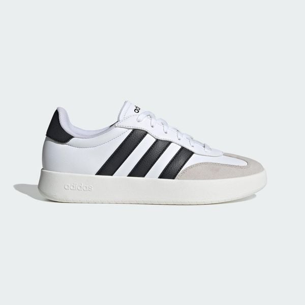 Buty Barreda. Białe buty trekkingowe męskie ADIDAS, bez wzorów, ze skóry, bez zapięcia, trekkingowe. Za 279.00 zł.