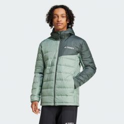 Kurtka Terrex Multi Light Down Hooded. Zielone kurtki męskie ADIDAS, m, bez wzorów, z materiału, sportowe, bez ramiączek, bez kaptura. W wyprzedaży za 562.10 zł.