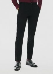 PAKO LORENTE – Gładkie spodnie męskie w kolorze czarnym. Czarne spodnie na co dzień męskie Pako Lorente, bez wzorów, z bawełny, casualowe. Za 99.99 zł.