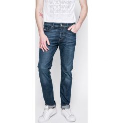 Diesel - Jeansy Buster. Niebieskie jeansy męskie Diesel, z bawełny. W wyprzedaży za 399.90 zł.