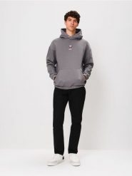 Bluza hoodie z haftem Peanuts - szary. Szare bluzy nierozpinane męskie Sinsay, l, bez wzorów, bez ramiączek, bez kaptura. Za 69.99 zł.