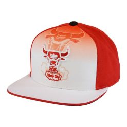 Czapka z daszkiem Mitchell & Ness NBA 11/12 Draft Snapback Chicago-CBUYYPPPRED1. Czerwone czapki męskie Mitchell & Ness, bez wzorów, sportowe. Za 89.00 zł.