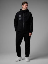 4F Spodnie dresowe joggery męskie 4F x Robert Lewandowski - czarne XXL. Czarne spodnie dresowe męskie 4f, bez wzorów, z bawełny, sportowe, długie. Za 189.99 zł.