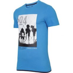 T-shirt męski TSM004 - jasny niebieski. Niebieskie t-shirty męskie 4f, z bawełny, z krótkim rękawem. W wyprzedaży za 44.99 zł.