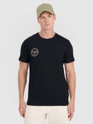 4F T-shirt regular z nadrukiem męski - czarny S. Czarne t-shirty sportowe męskie 4f, m, bez wzorów, z bawełny, klasyczne, bez ramiączek. W wyprzedaży za 39.99 zł.